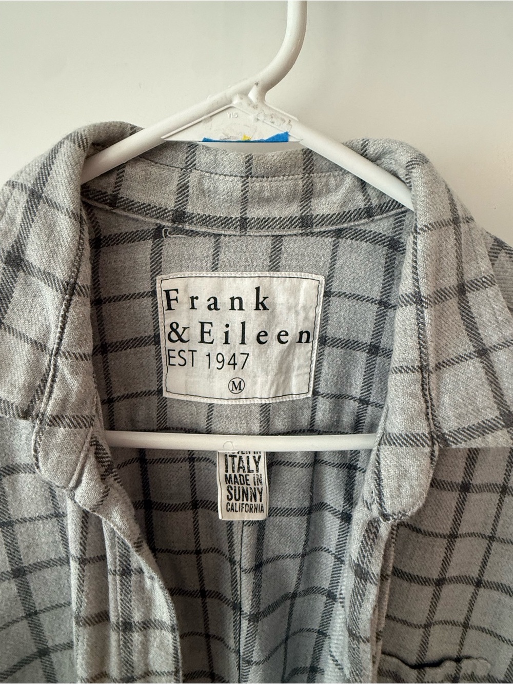 Frank & Eileen Gray Windowpane Button-Up Shirt size medium - Picture 2 of 3